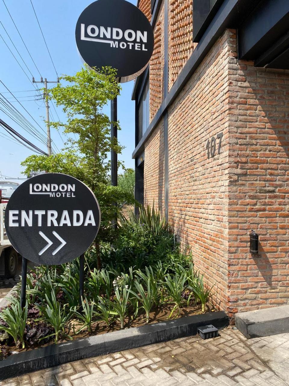Motel London Concepcion del Valle Екстериор снимка